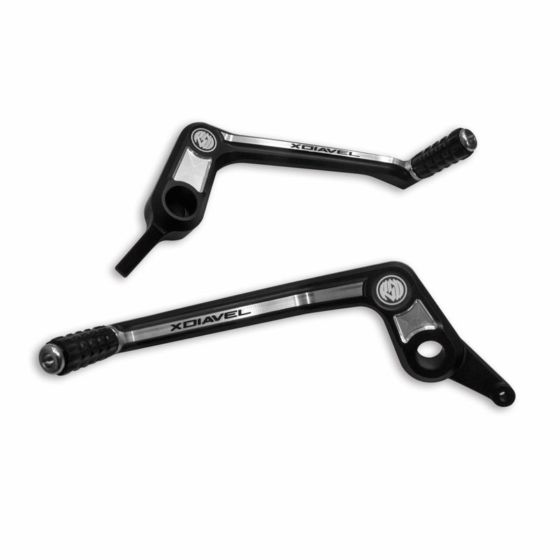 Set of rear brake and gearchange control levers.