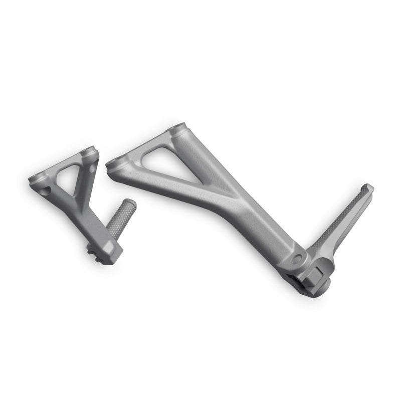 Passenger footpegs.