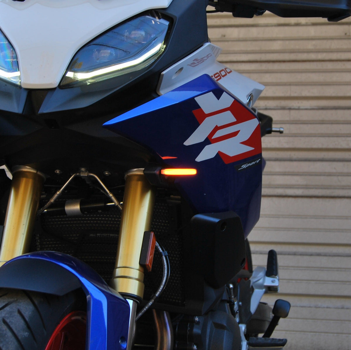 BMW F900XR Front Turn Signals - F900-FB-25