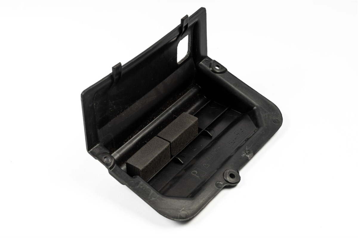 BATTERY COVER - 1B004583