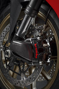 Coloured front brake callipers.