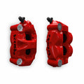 Coloured front brake callipers.