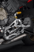 Adjustable rider footpegs in aluminium.