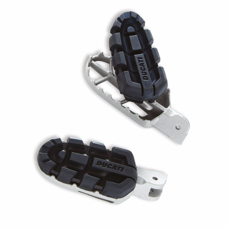 Steel footpegs.