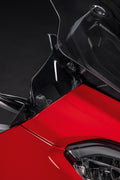 Smoke-tinted side deflectors.